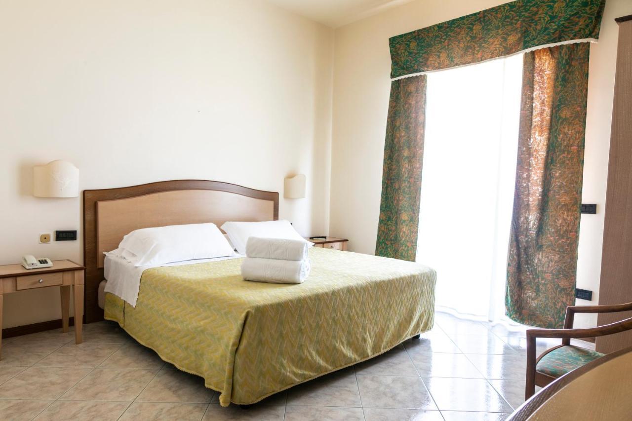 Hotel Za Maria سانتو ستيفانو دي كاماسترا المظهر الخارجي الصورة